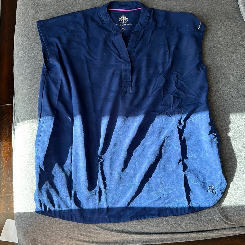Healing Hands Scrub Set (XS) Navy Blue with Subtle Camo